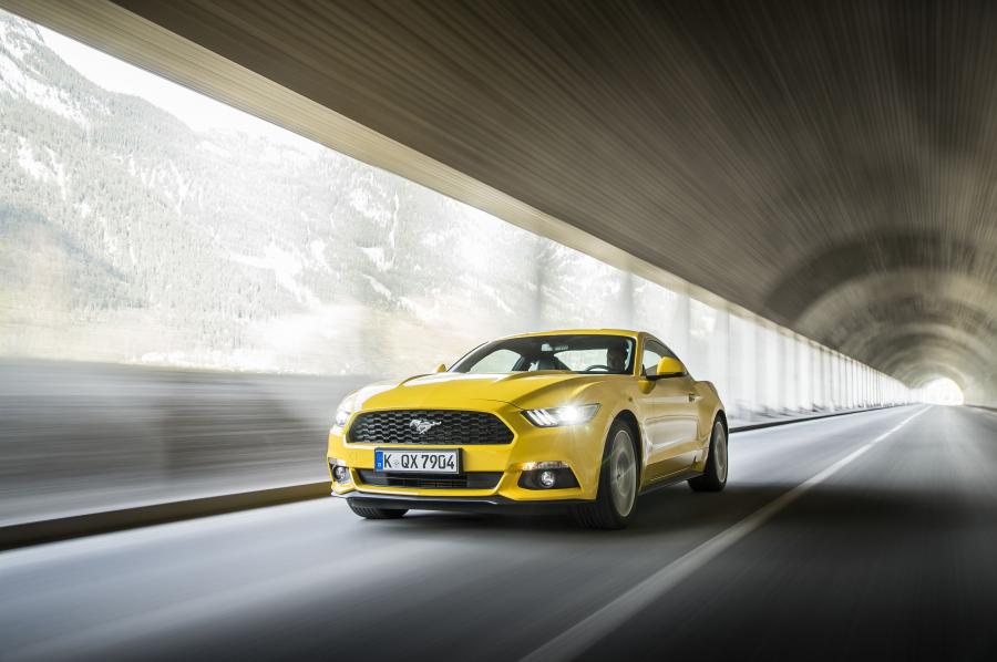  Ford Mustang GT Fastback 2015 года  (EU) (фото 8 из 37)